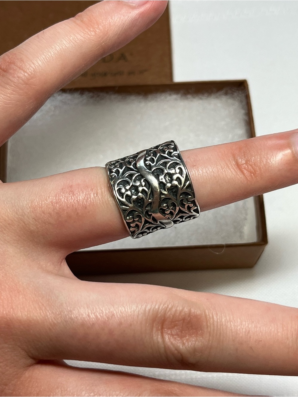 New SILPADA Sterling Silver Filigree Vine Ring. 925.
Size 6.5